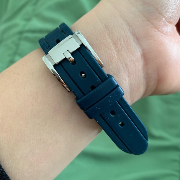 - Fossil Women Blue Watch Gently Used No box - Picture 10 of 11